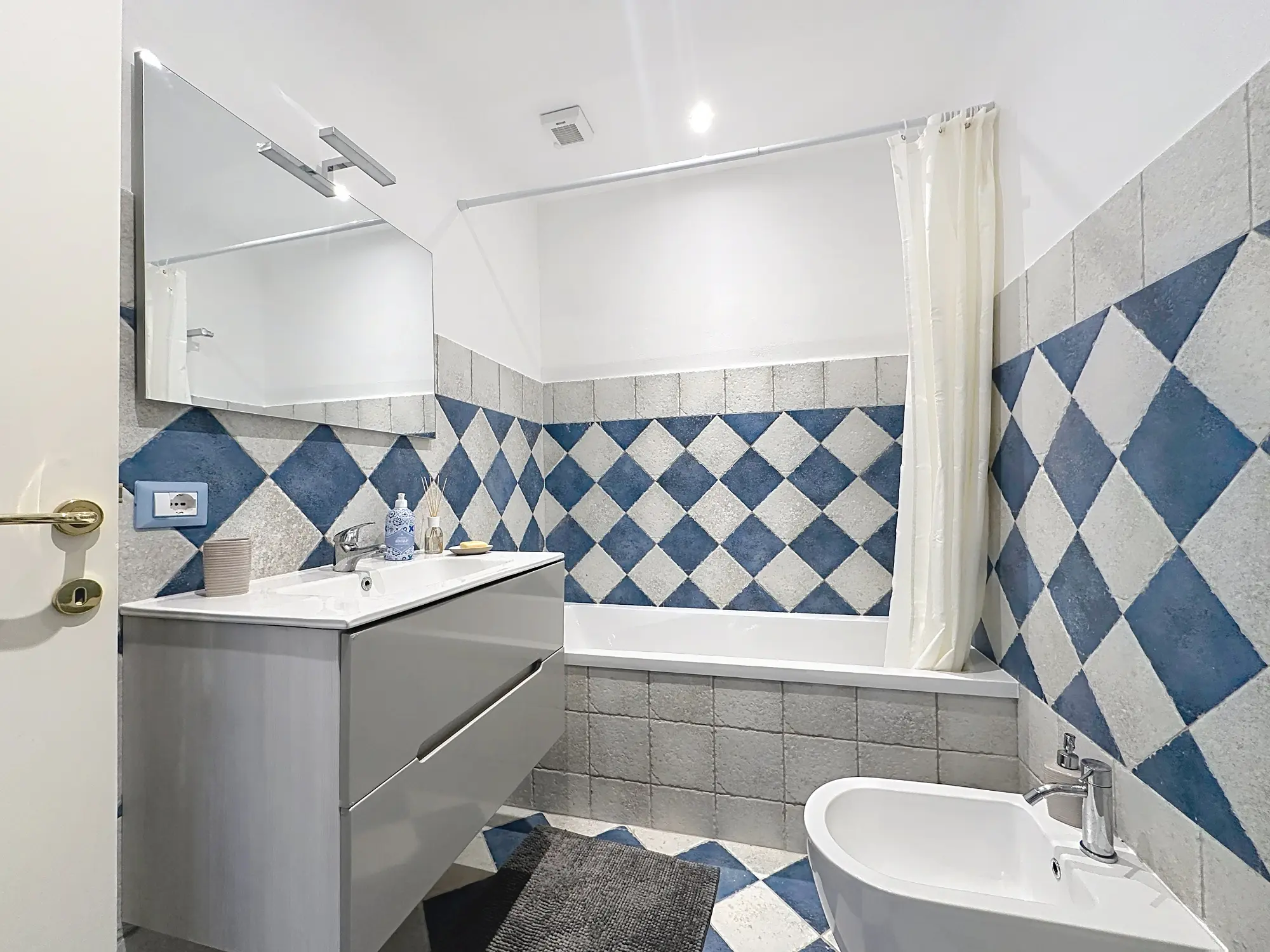 casa belvedere bolgheri badezimmer 2 badewanne