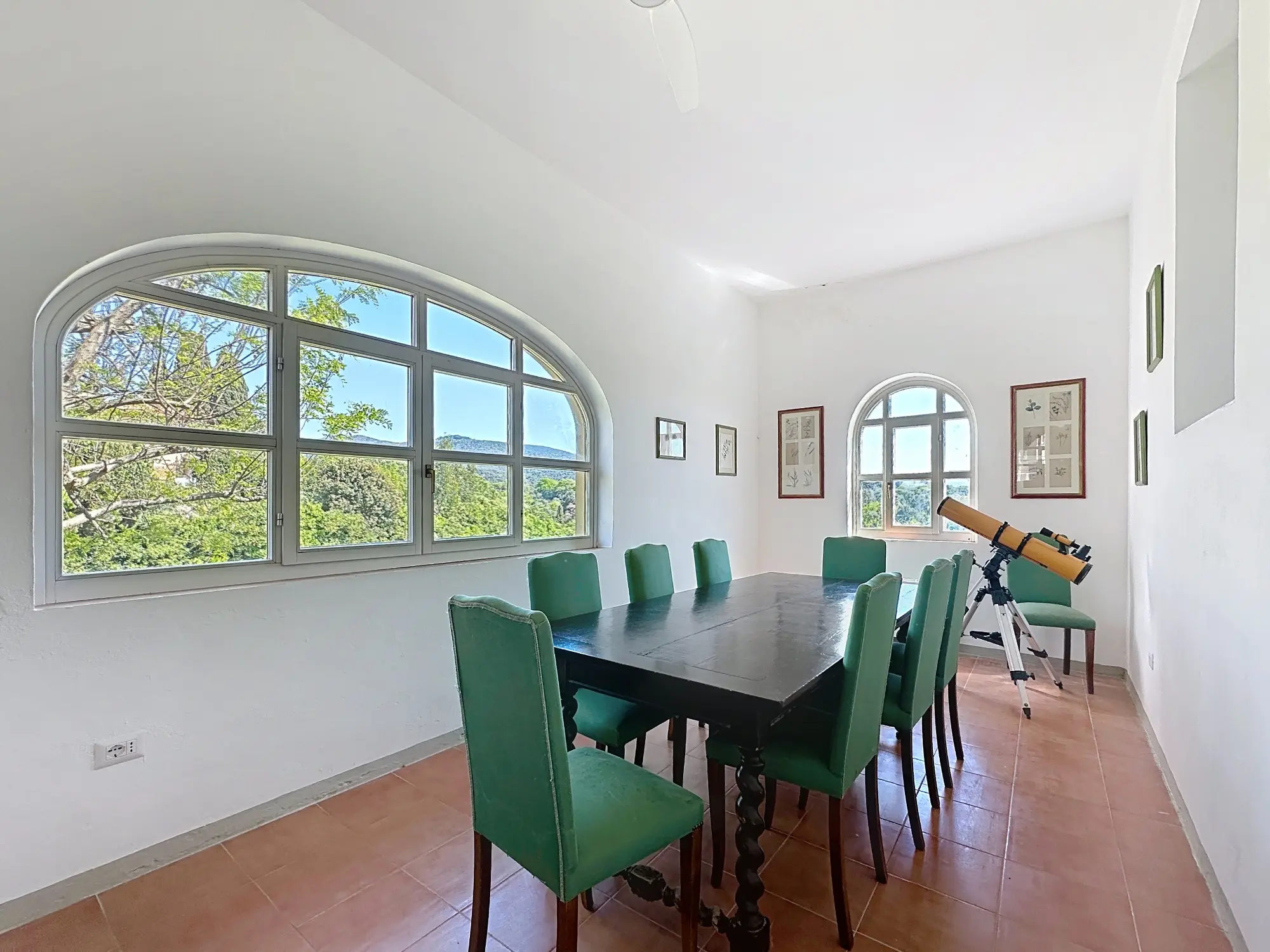 casa belvedere bolgheri esszimmer