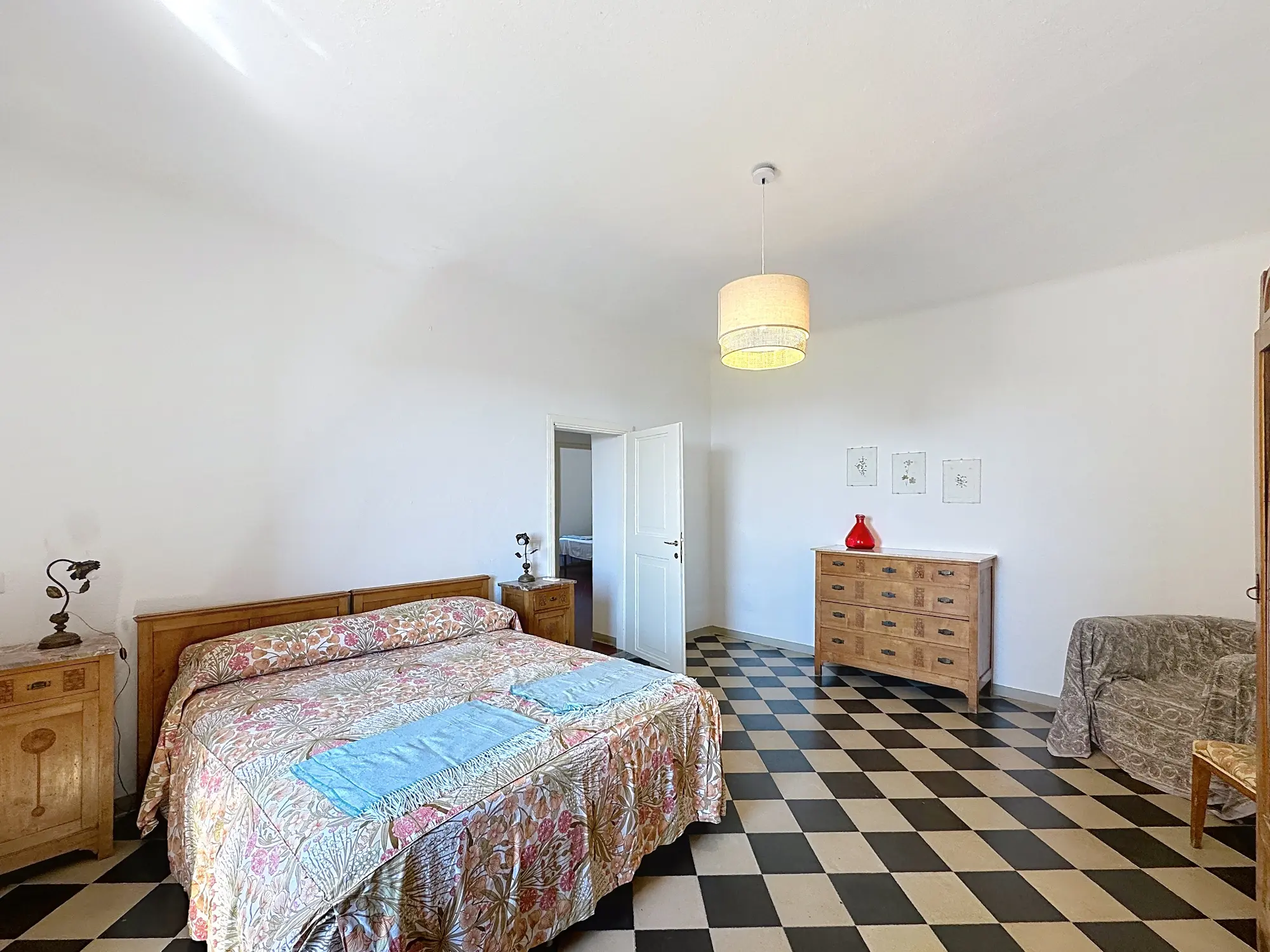 casa belvedere bolgheri schlafzimmer doppelbett