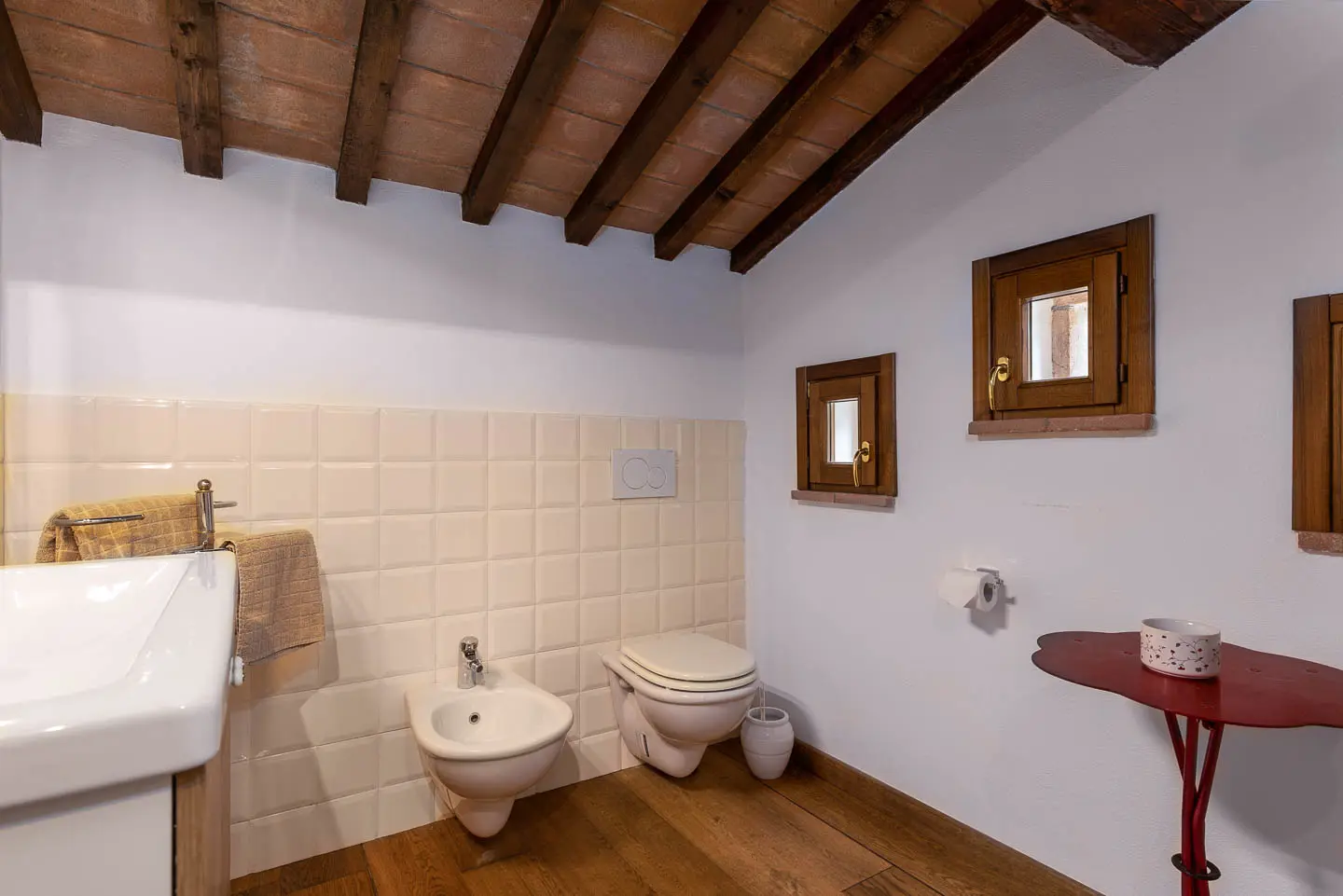 villa montegemoli badezimmer