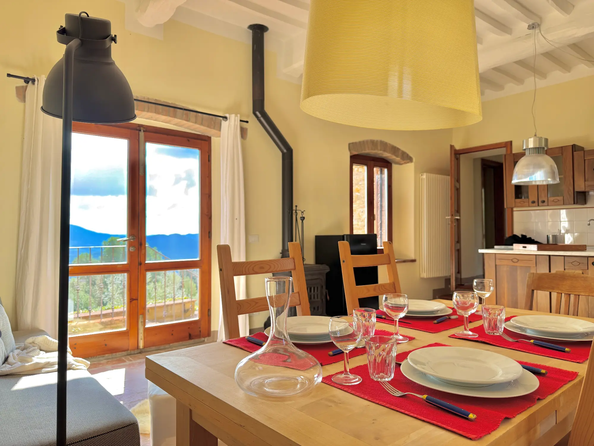 villa sassa wohnzimmer esstisch